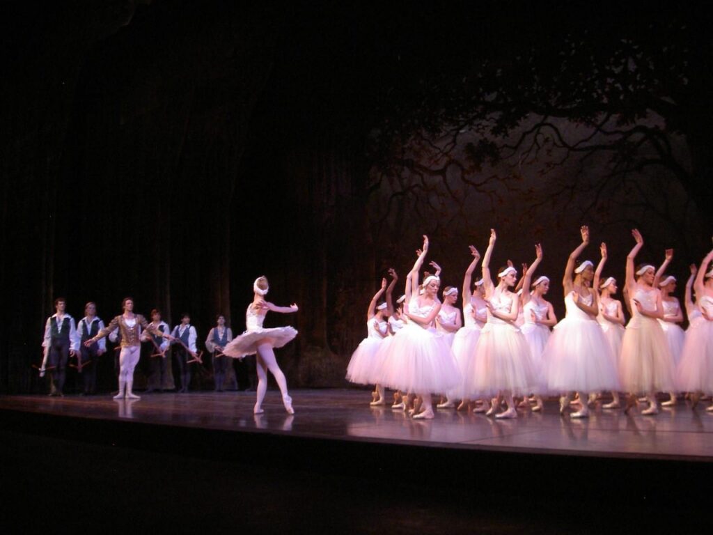 Full-length production of Swan Lake, 2010, featuring Victoria Cholka and Peter Kozak.